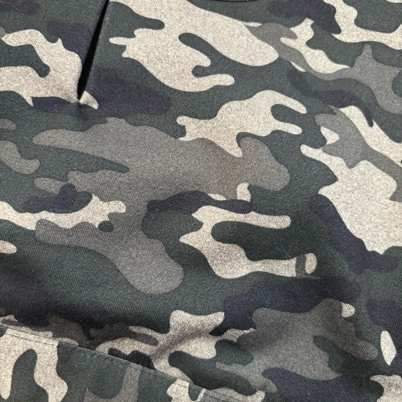 FABLETICS Camo Sylvia Sports Bra Moss Camo Large - Picture 5 of 9